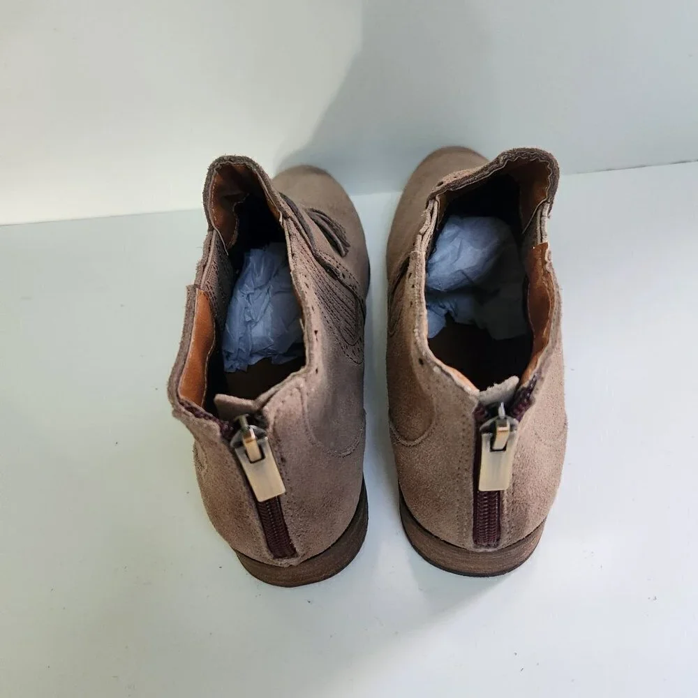 DV By Dolce Vita Camira Chelsea Bootie NWOT Size 7.5